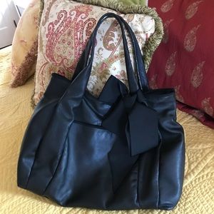 Ann Taylor Black leather bag with bow